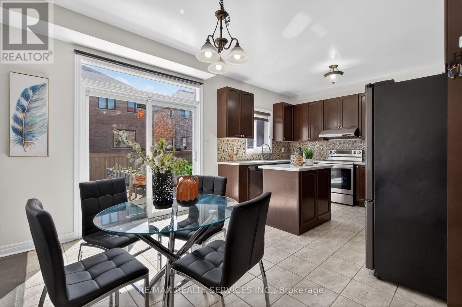 58 QUAILVALLEY DRIVE - 18