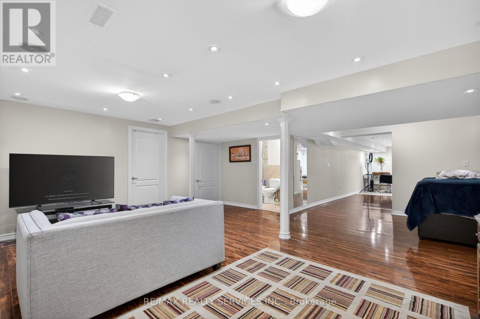 58 QUAILVALLEY DRIVE - 43