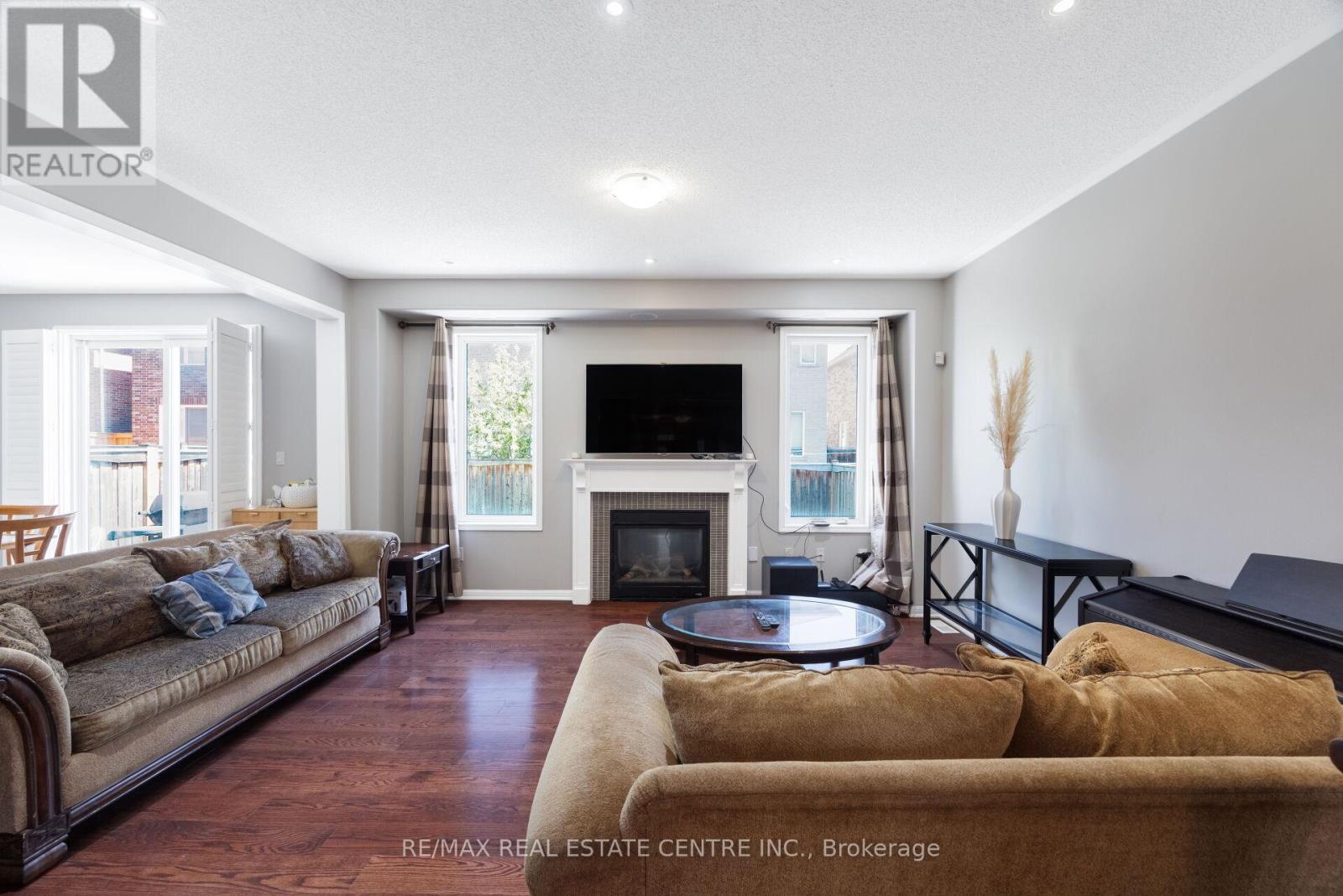58 SEAFAIR CRESCENT - 11