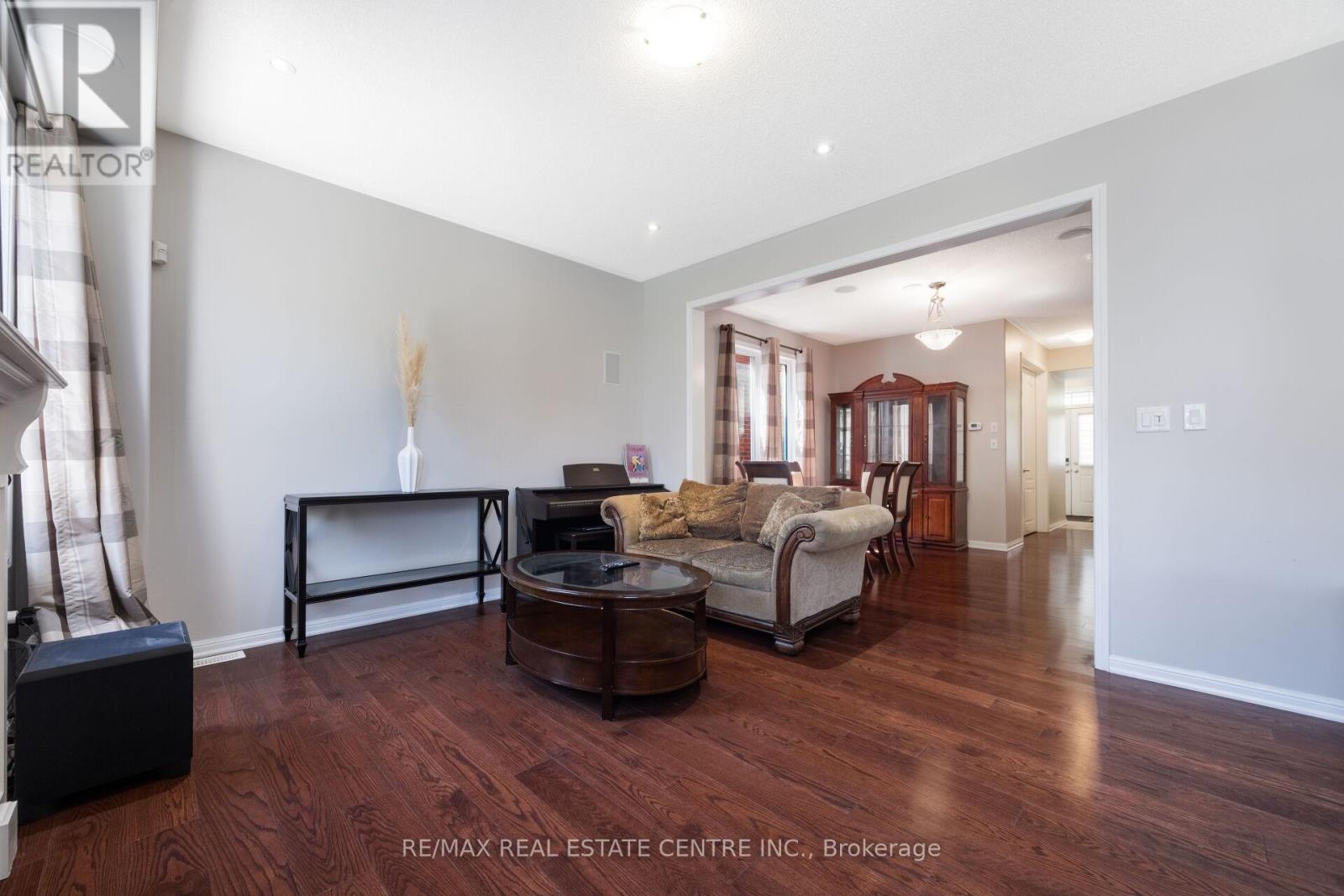 58 SEAFAIR CRESCENT - 14