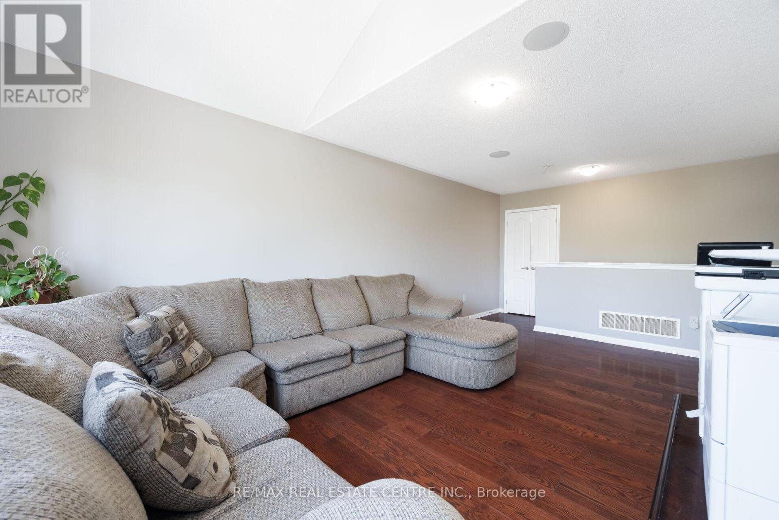 58 SEAFAIR CRESCENT - 21