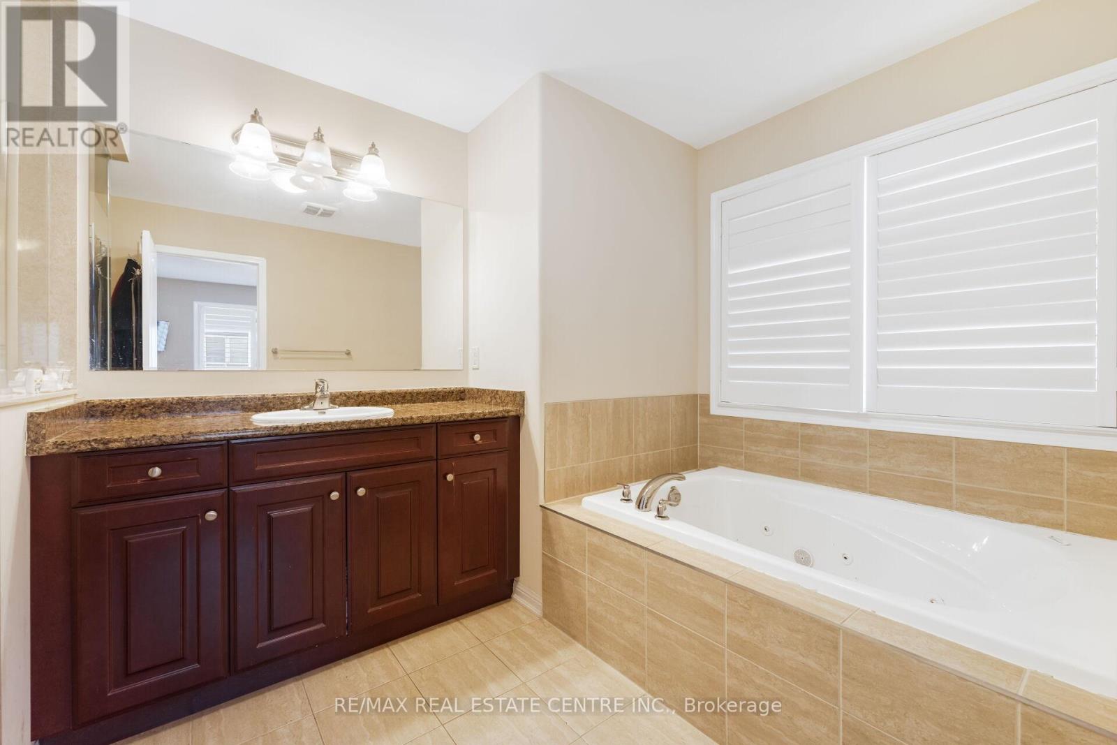 58 SEAFAIR CRESCENT - 26