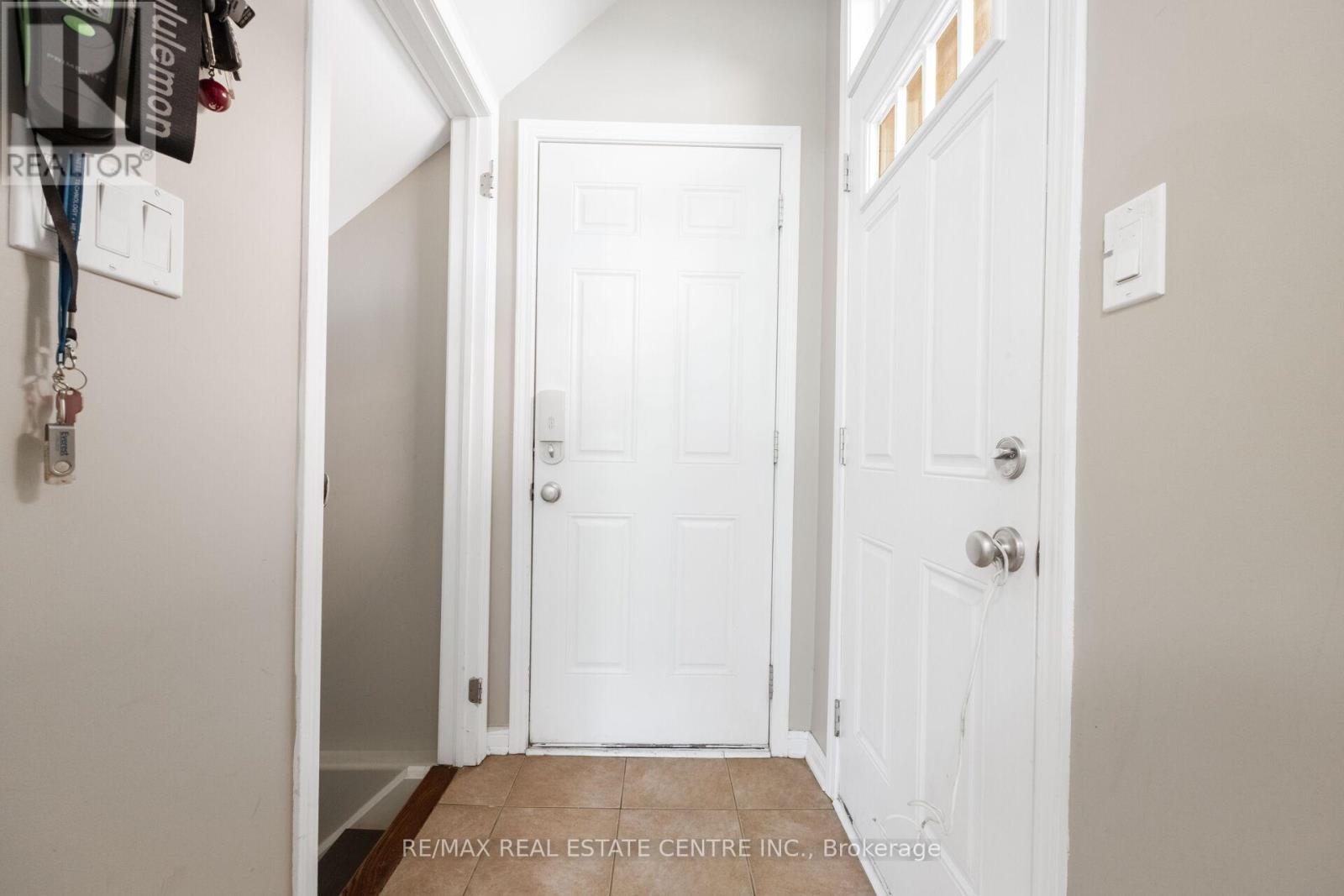 58 SEAFAIR CRESCENT - 38