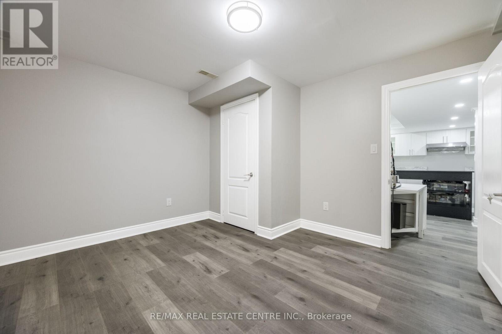 58 SEAFAIR CRESCENT - 42