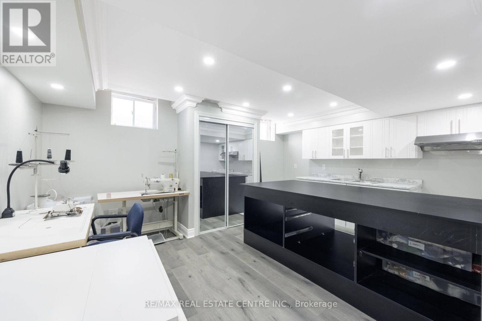58 SEAFAIR CRESCENT - 43