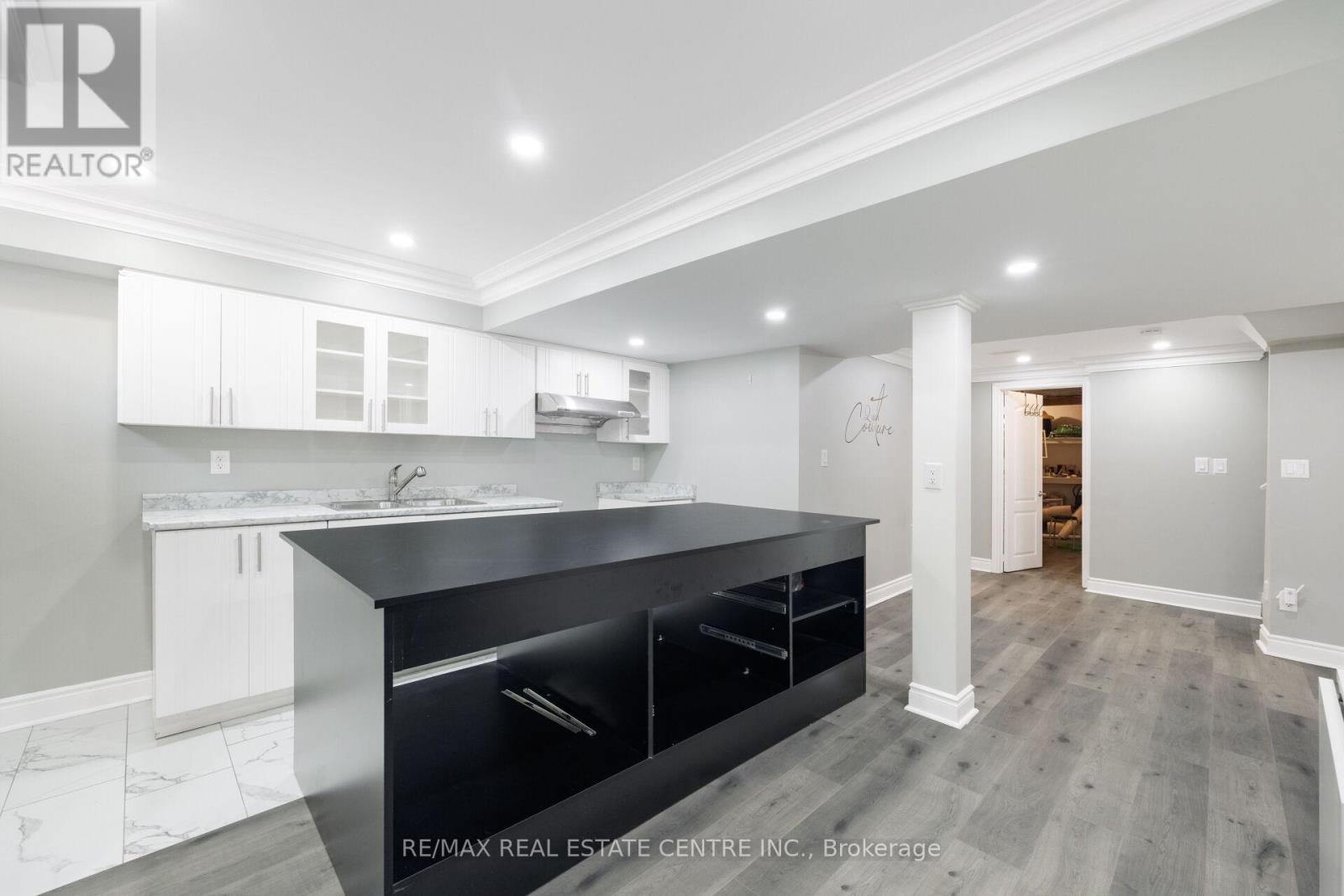 58 SEAFAIR CRESCENT - 44