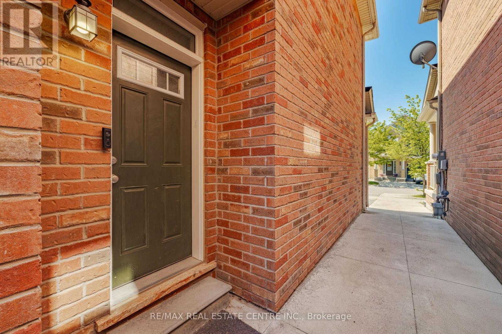 58 SEAFAIR CRESCENT - 47