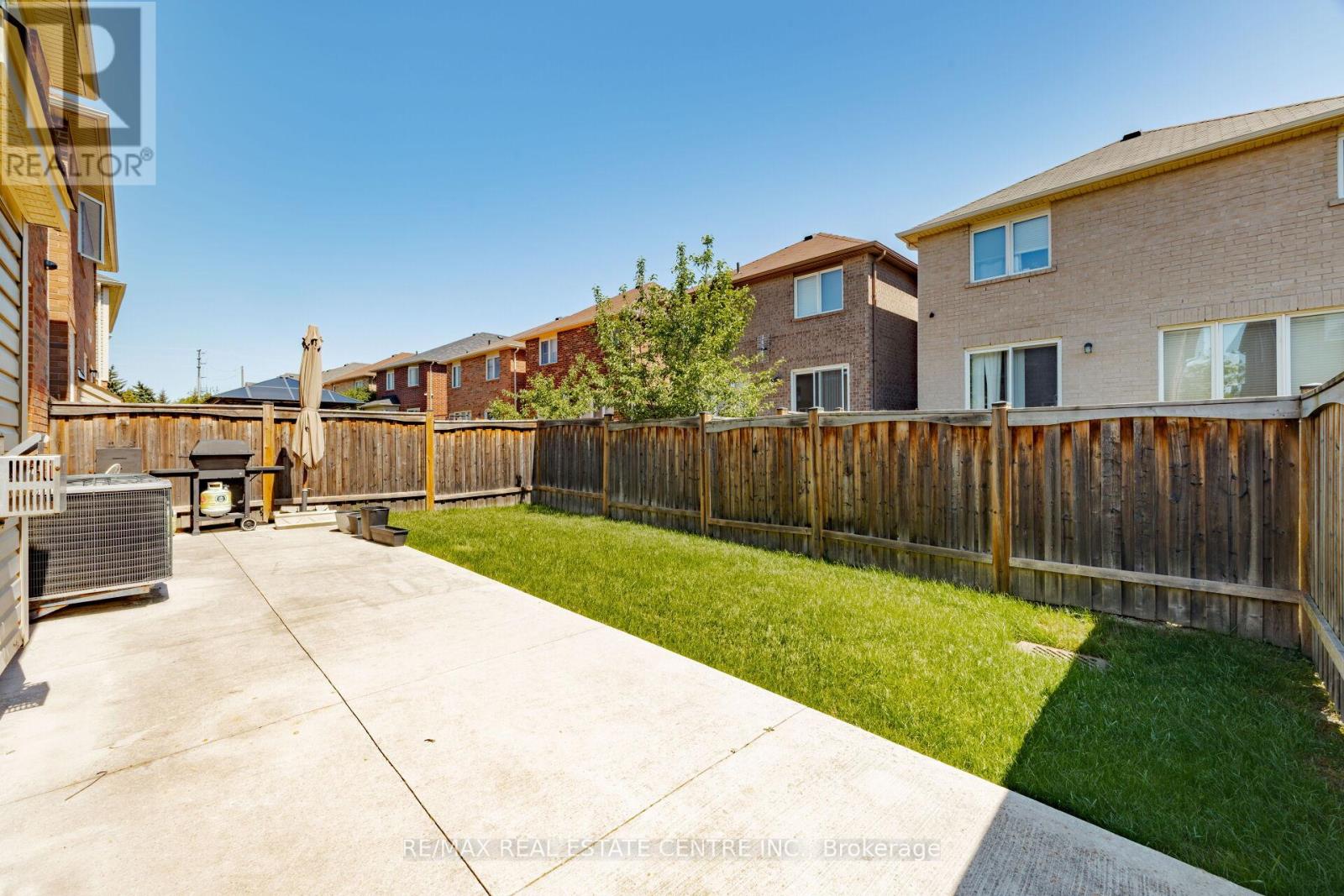 58 SEAFAIR CRESCENT - 48