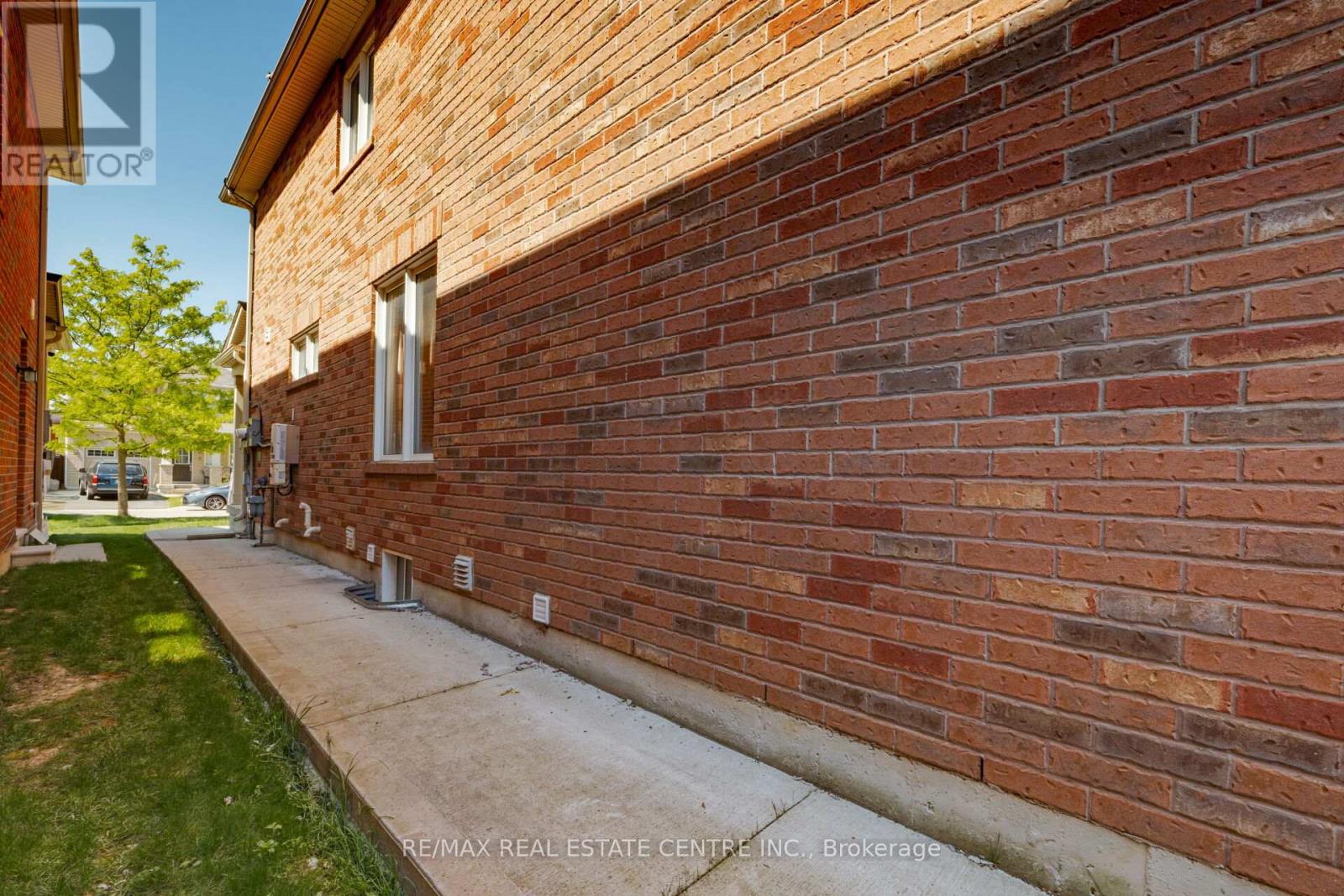 58 SEAFAIR CRESCENT - 50