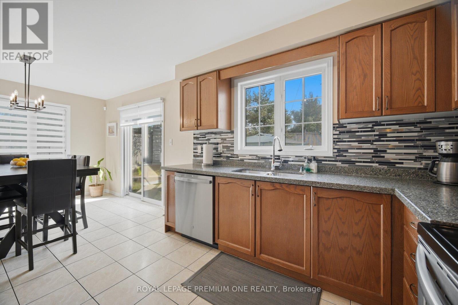 64 AMETHYST CIRCLE - 16