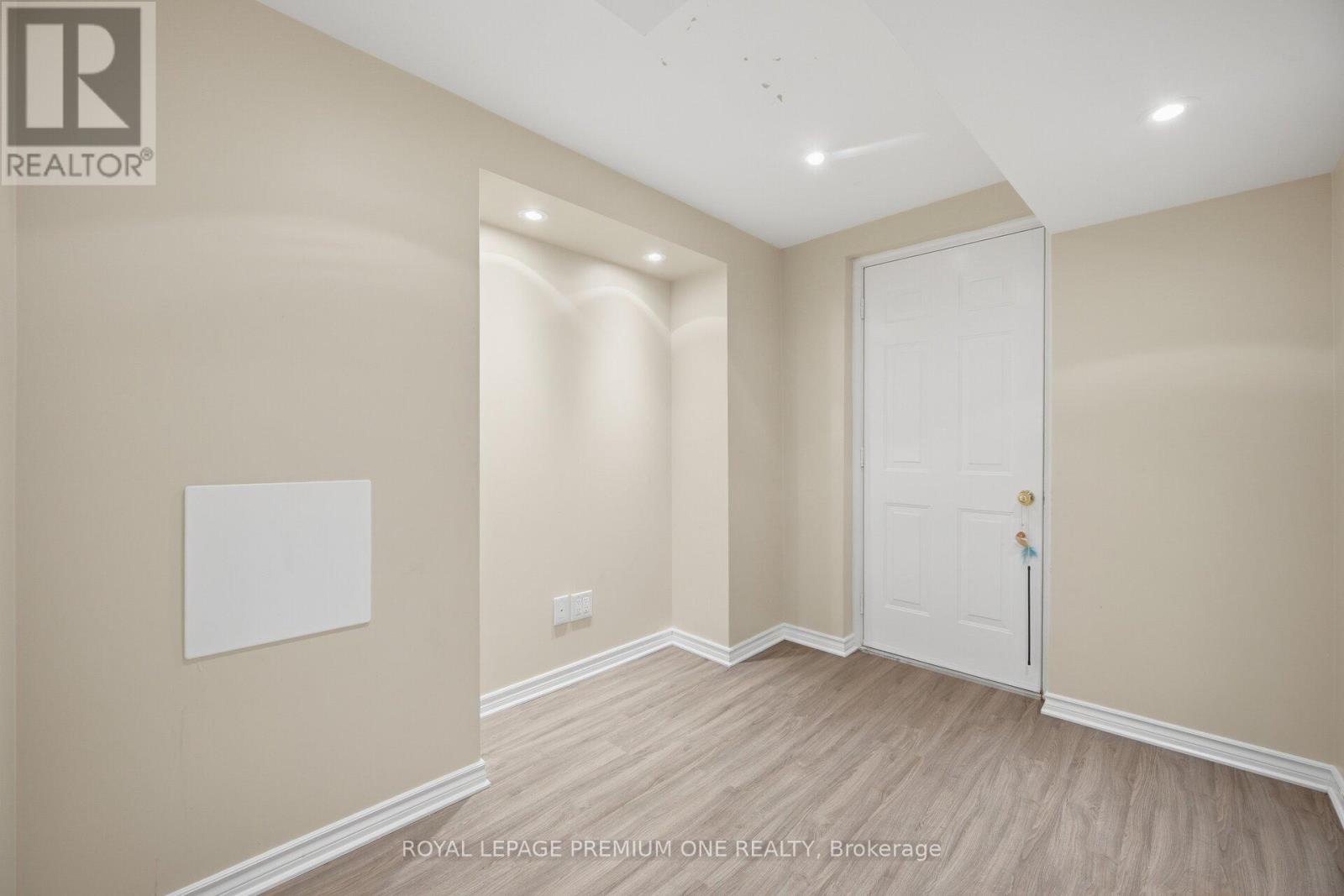 64 AMETHYST CIRCLE - 40