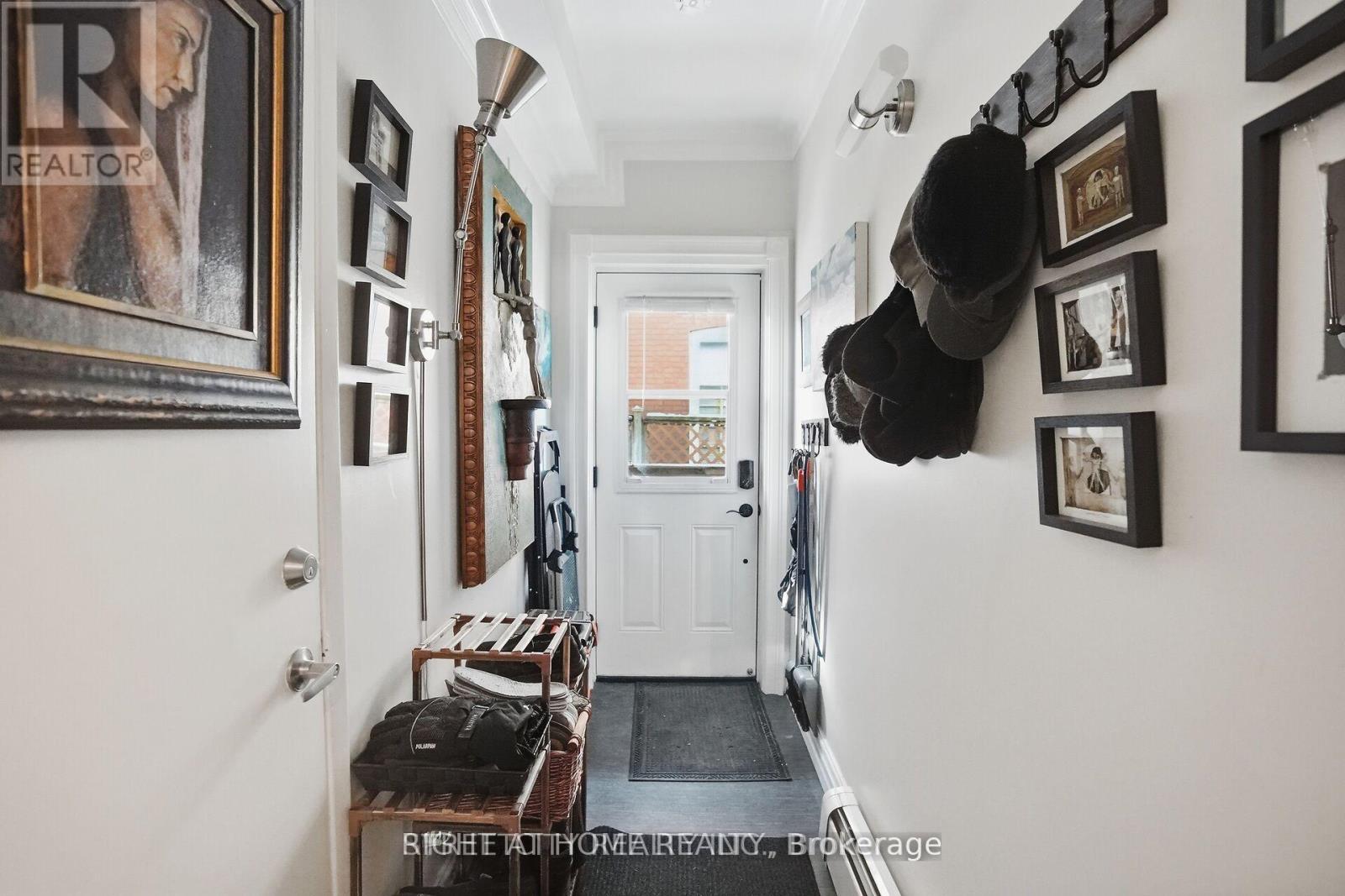 82 WELLINGTON STREET - 11