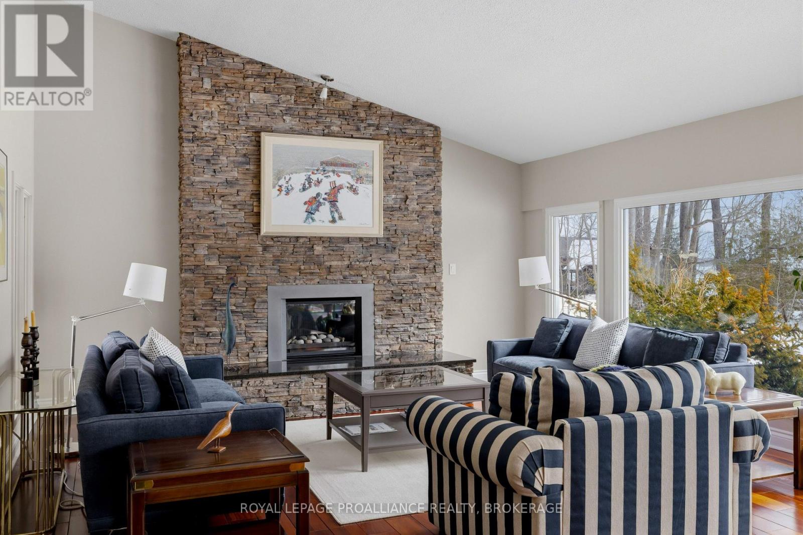 27 RIVERSIDE DRIVE - 17