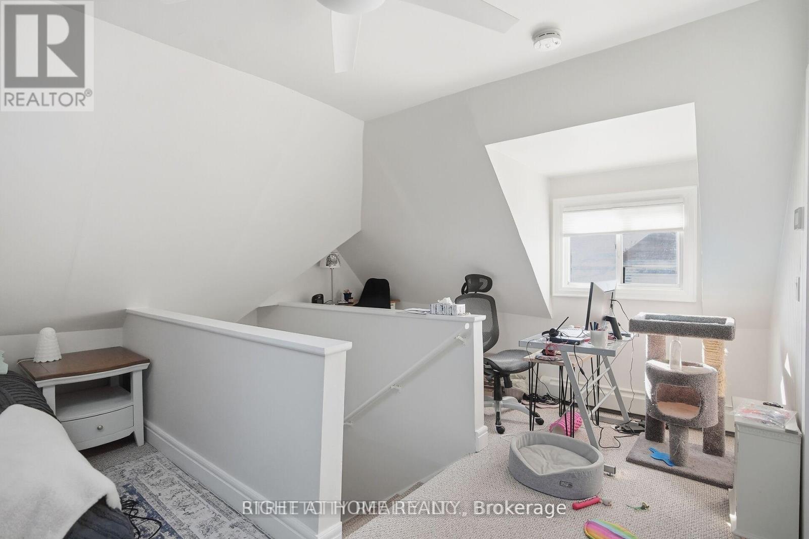 82 WELLINGTON STREET - 28
