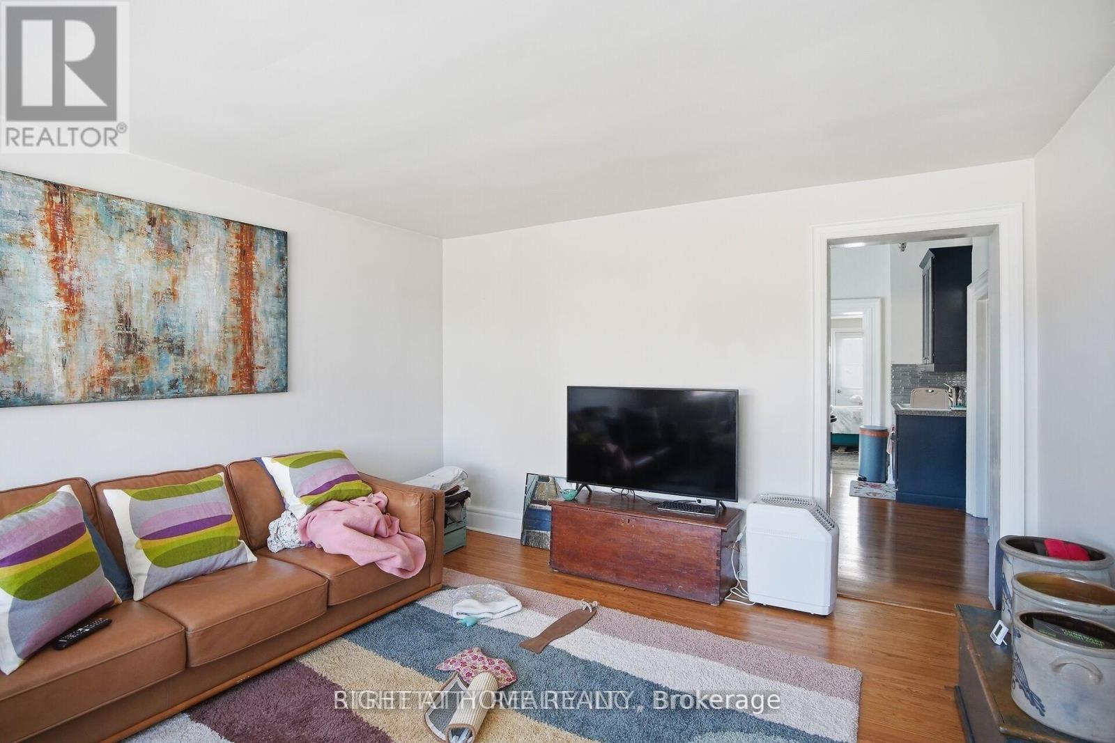 82 WELLINGTON STREET - 30