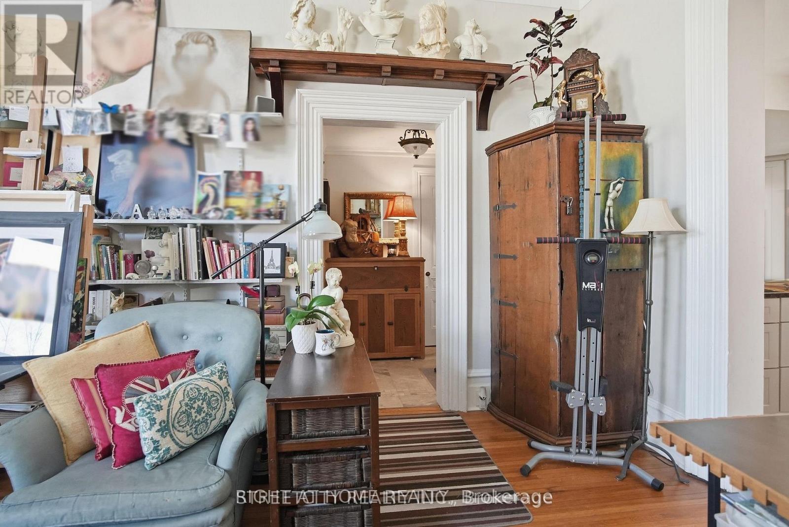 82 WELLINGTON STREET - 8