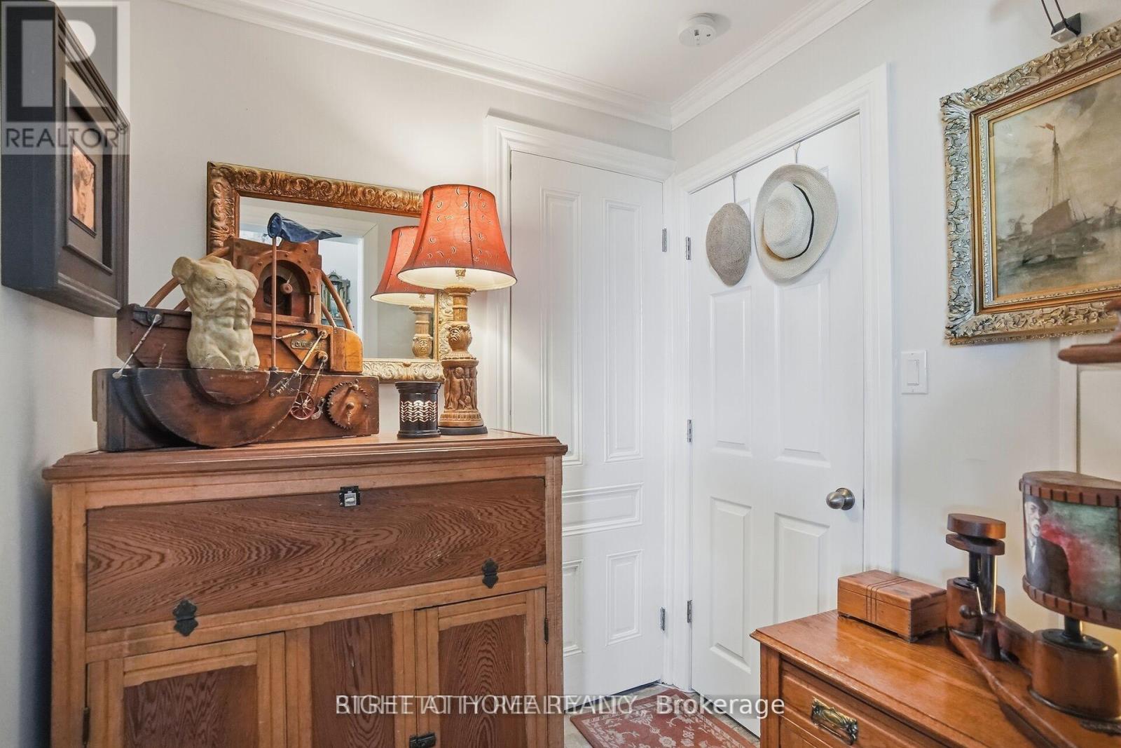 82 WELLINGTON STREET - 6