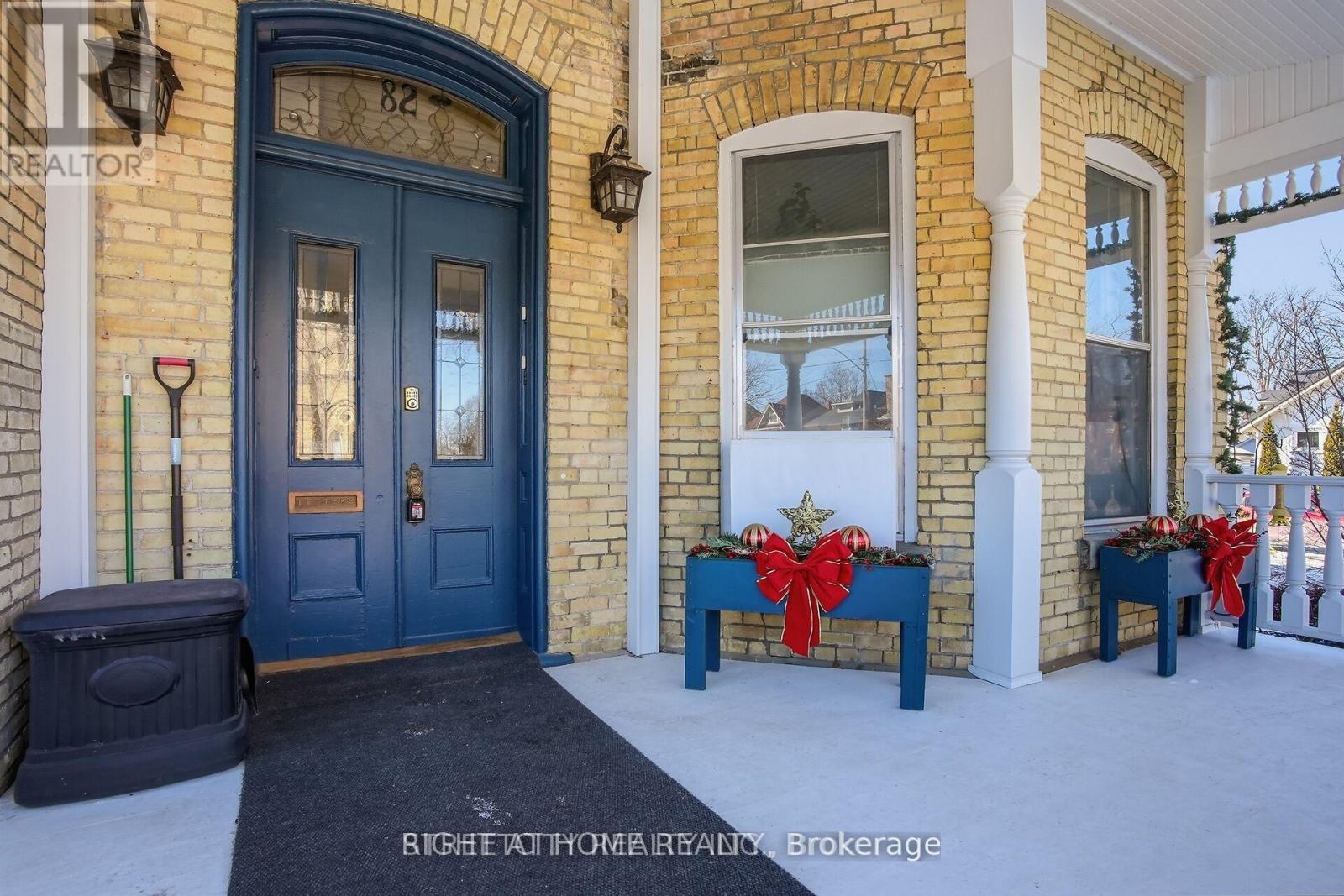 82 WELLINGTON STREET - 5