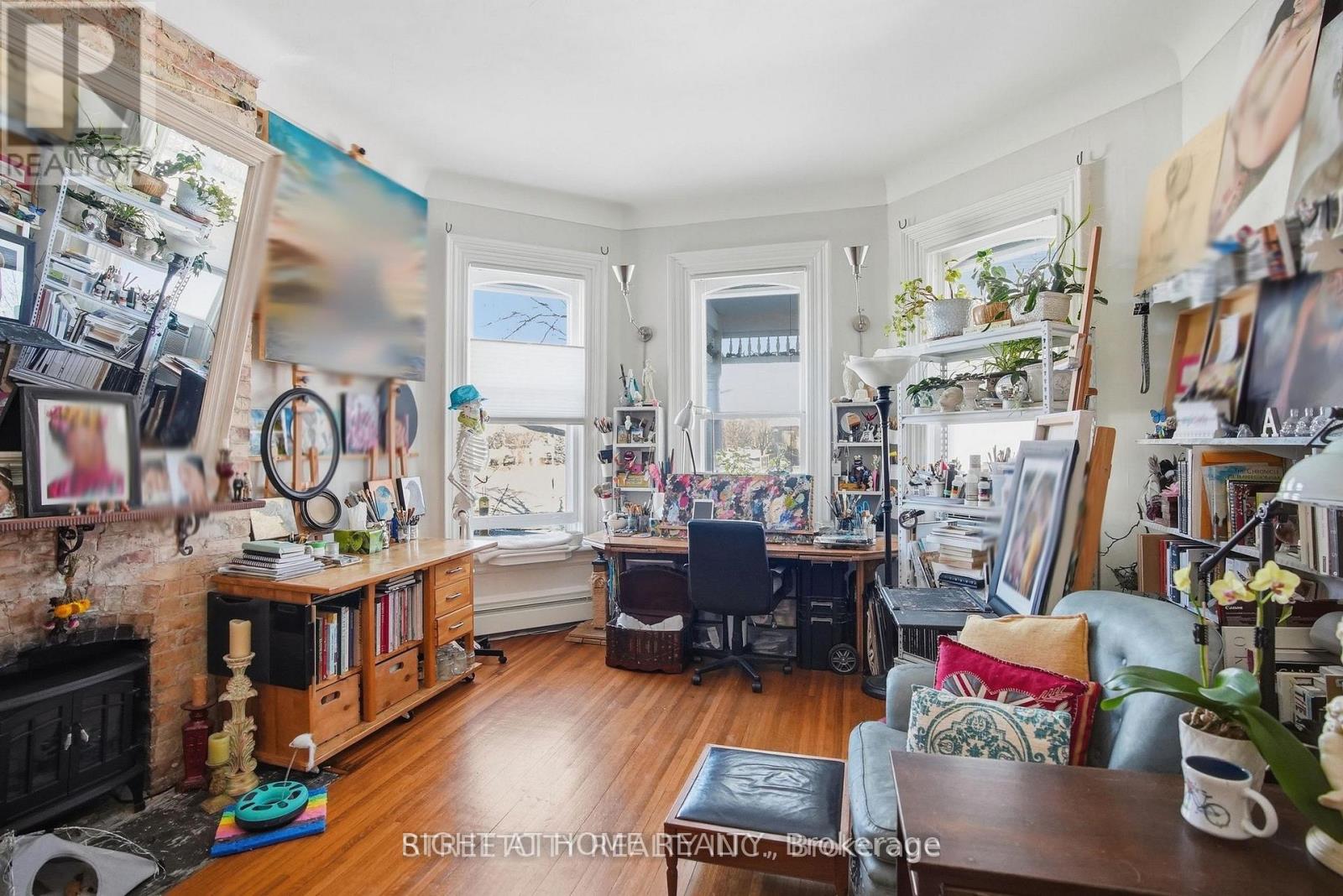82 WELLINGTON STREET - 7