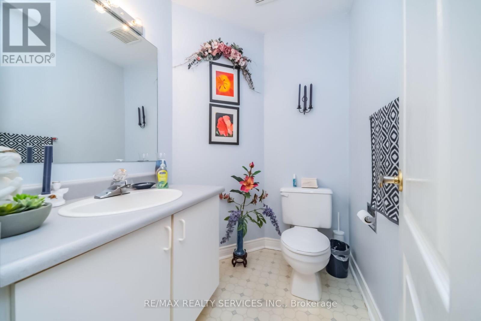 76 LEEWARD DRIVE - 23