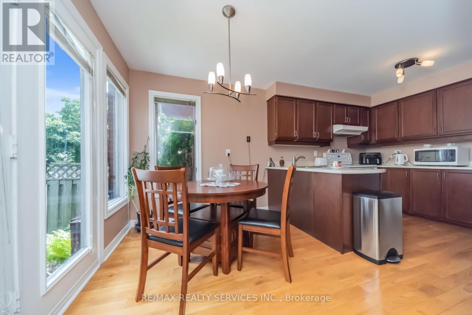 76 LEEWARD DRIVE - 19