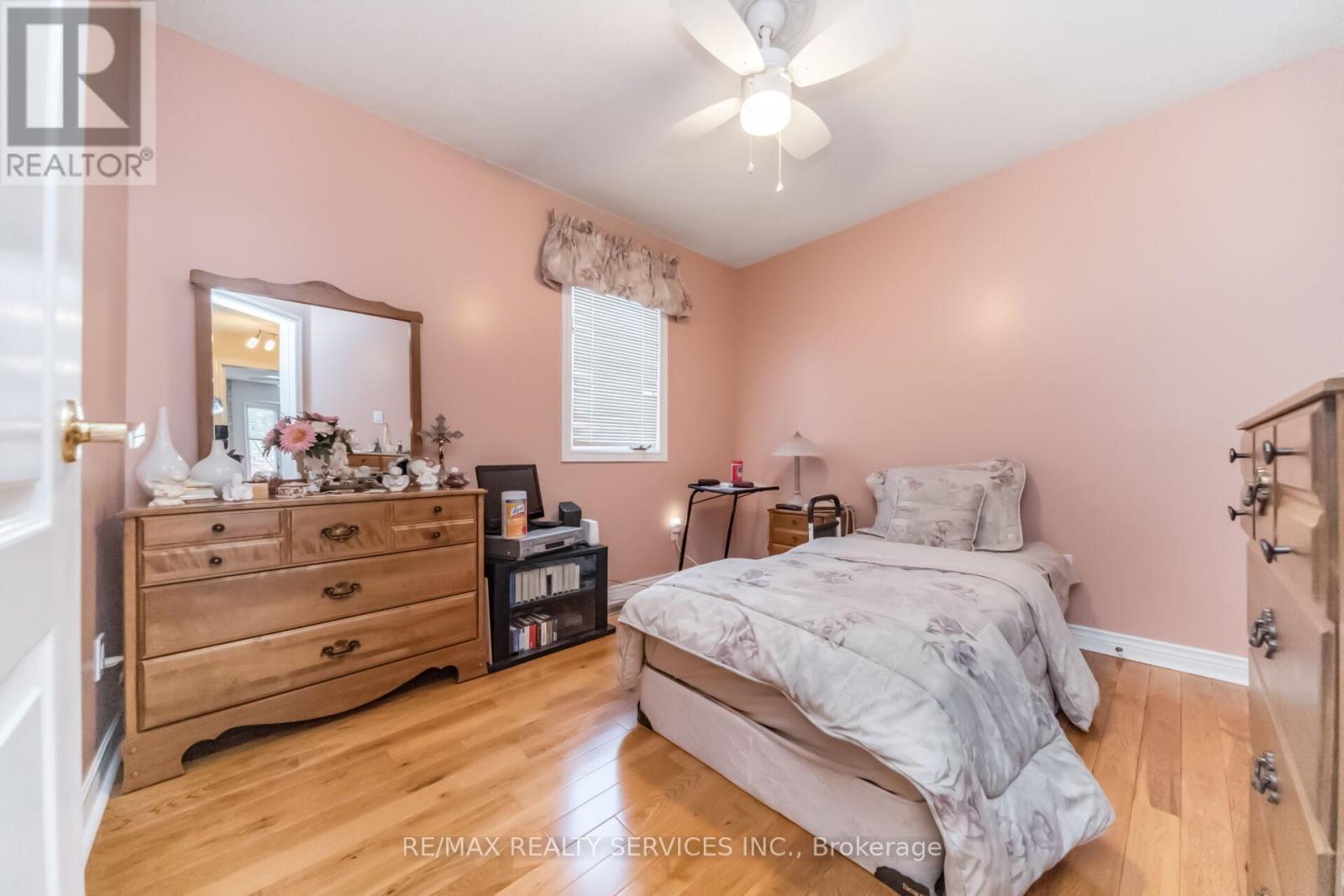 76 LEEWARD DRIVE - 24
