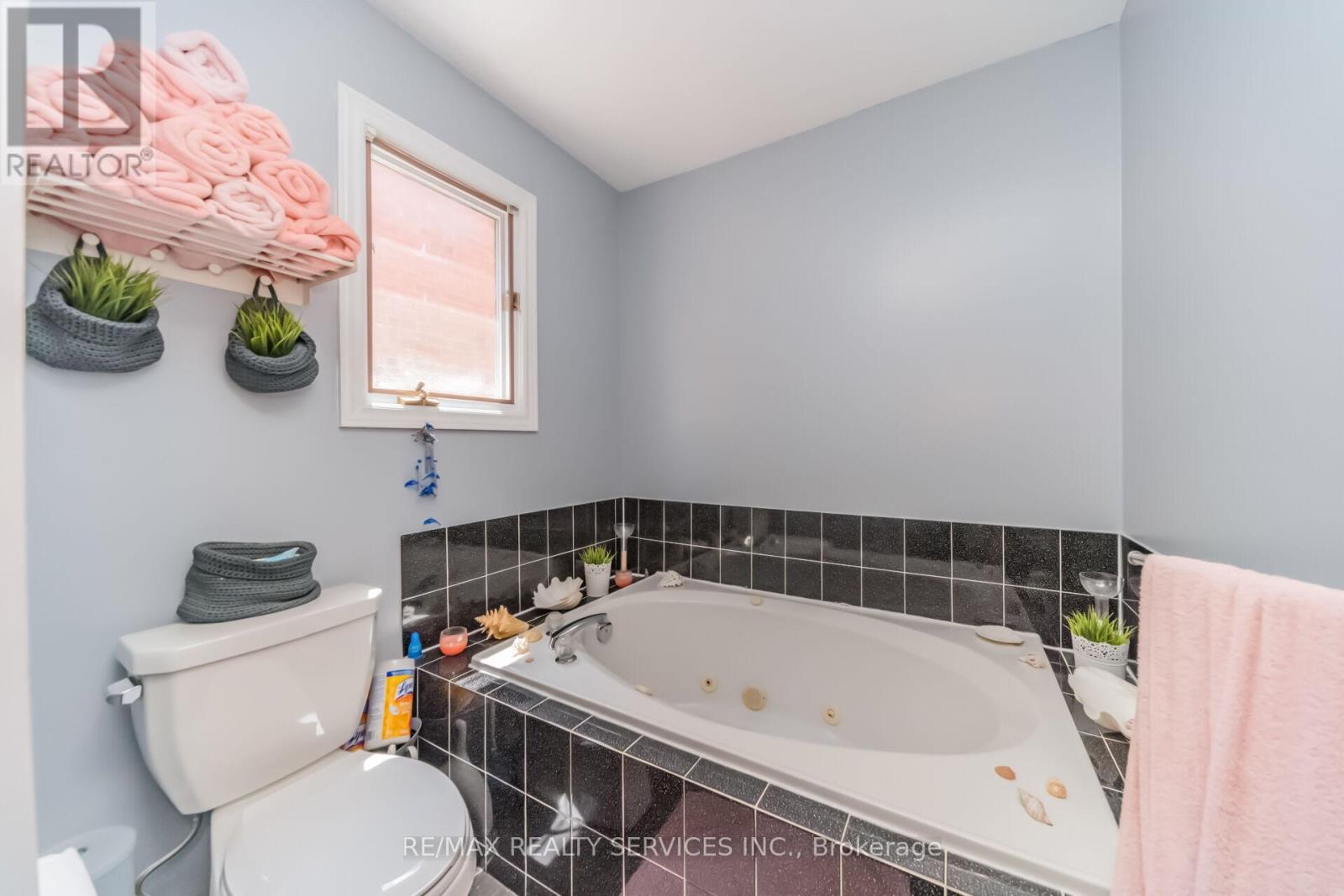 76 LEEWARD DRIVE - 36