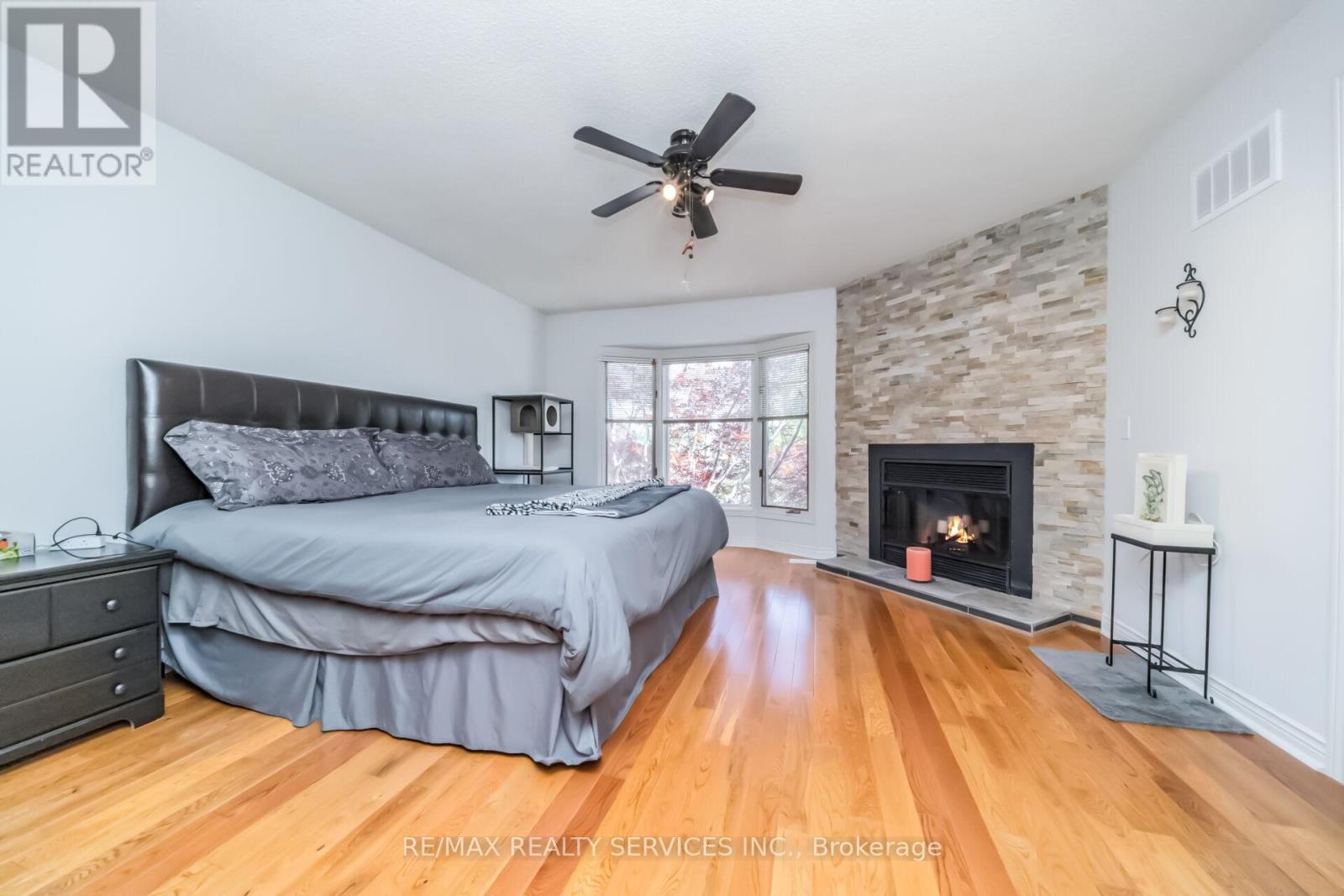 76 LEEWARD DRIVE - 30