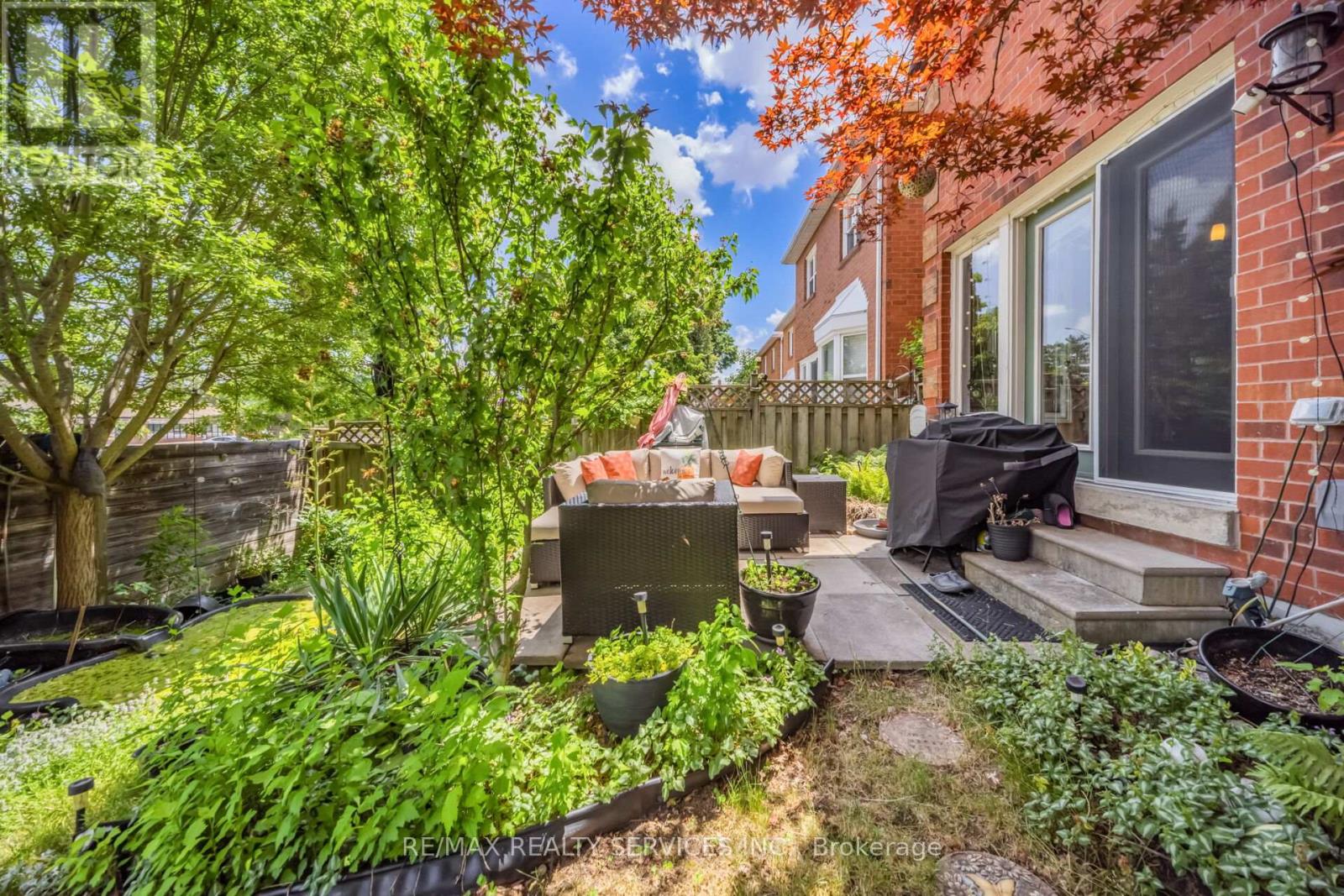 76 LEEWARD DRIVE - 44