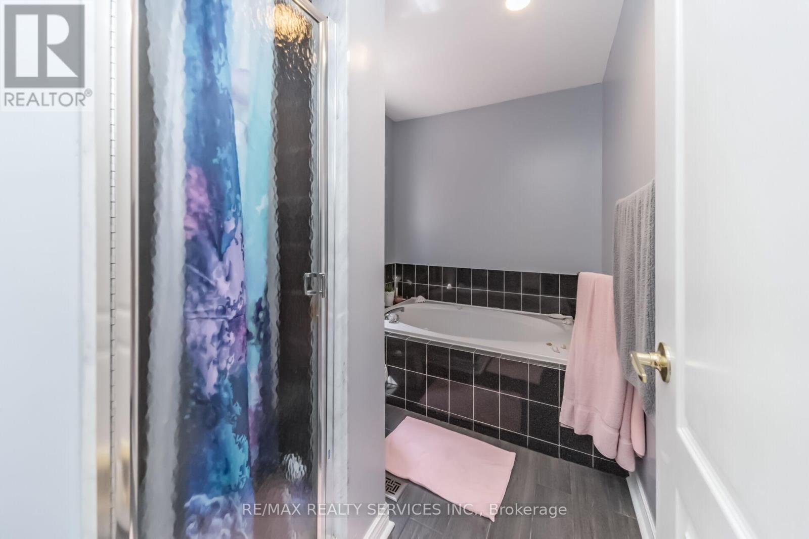 76 LEEWARD DRIVE - 35