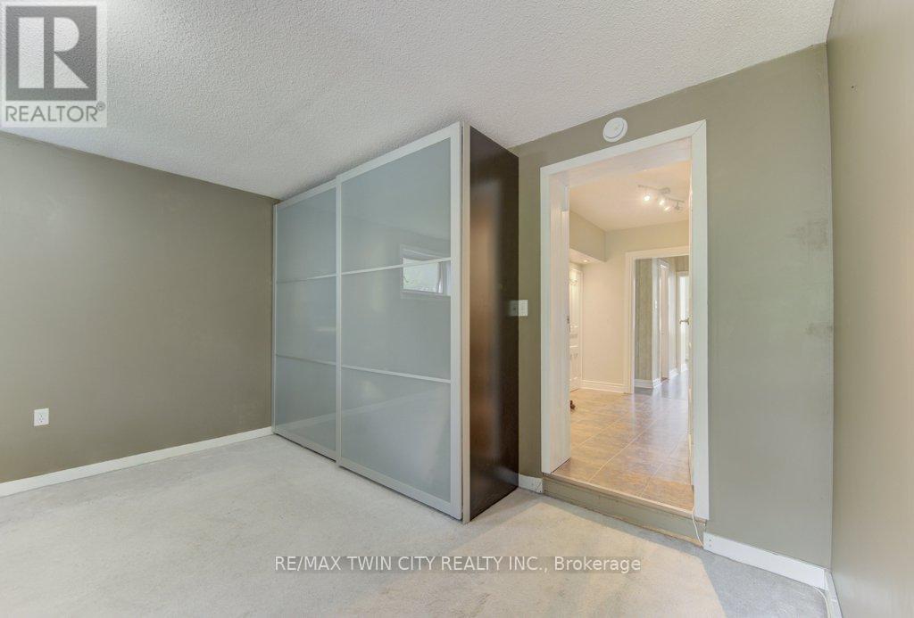 271 LONDON ROAD W - 18