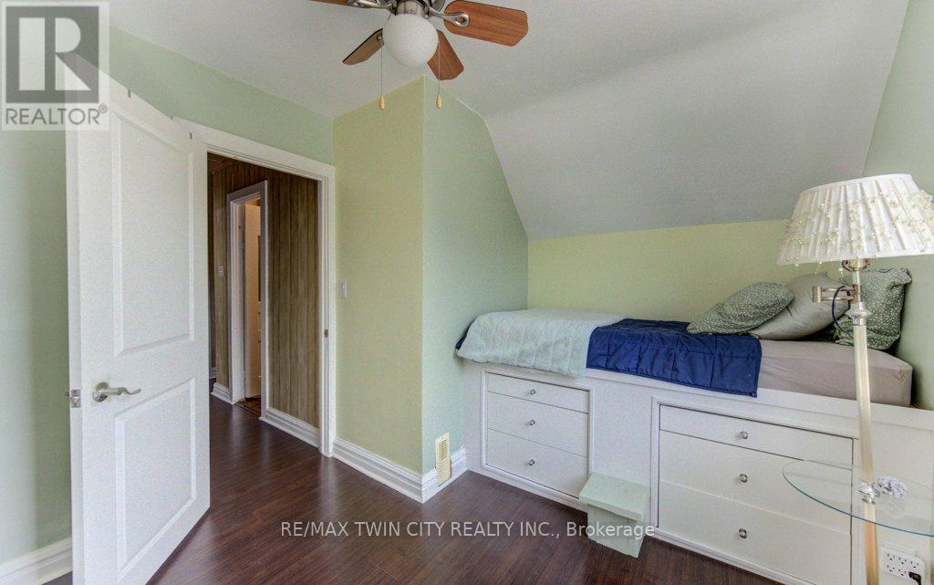 271 LONDON ROAD W - 26