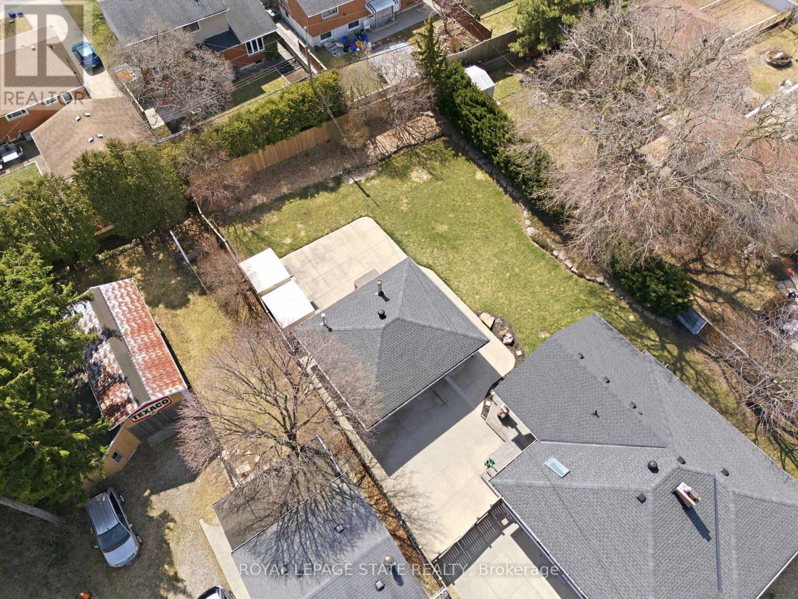 473 MOHAWK ROAD W - 35