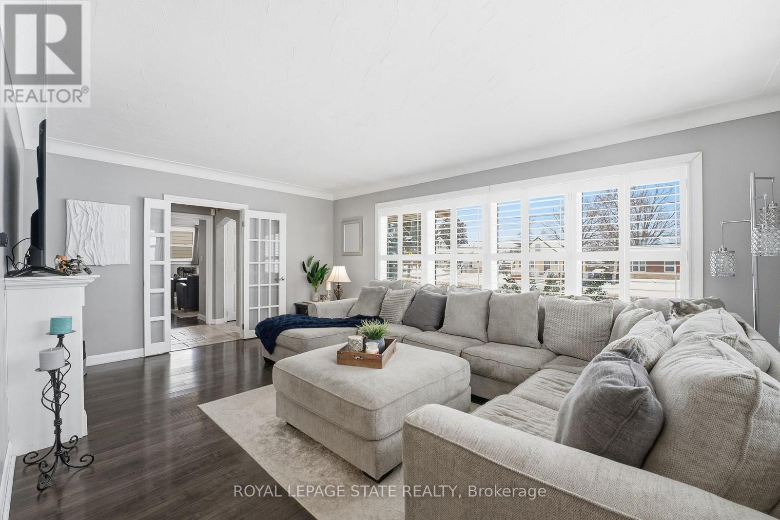 473 MOHAWK ROAD W - 4