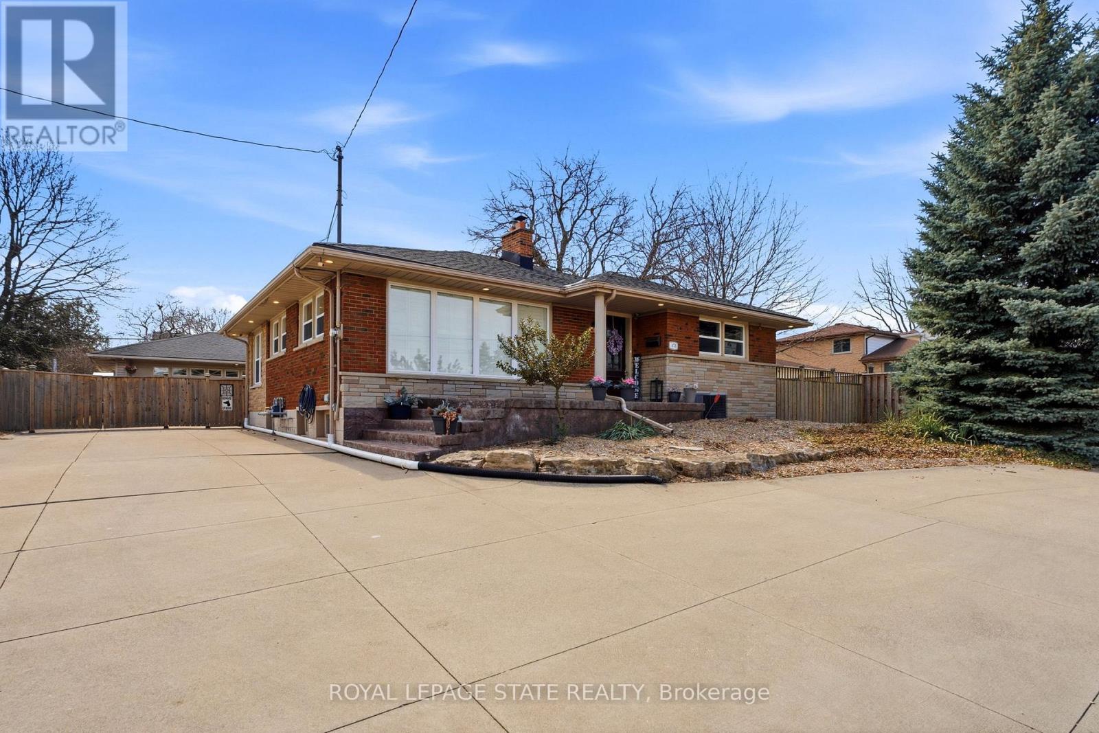 473 MOHAWK ROAD W - 41