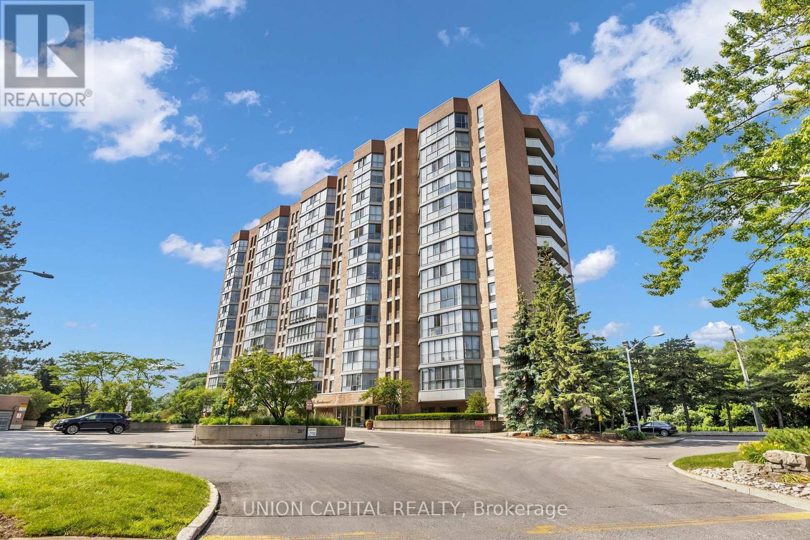 #502 265 WESTCOURT PLACE - 1