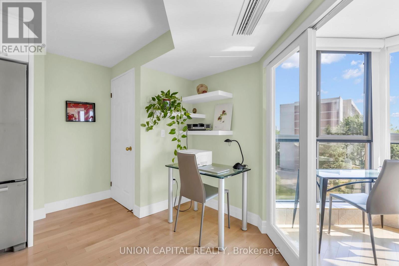 #502 265 WESTCOURT PLACE - 16