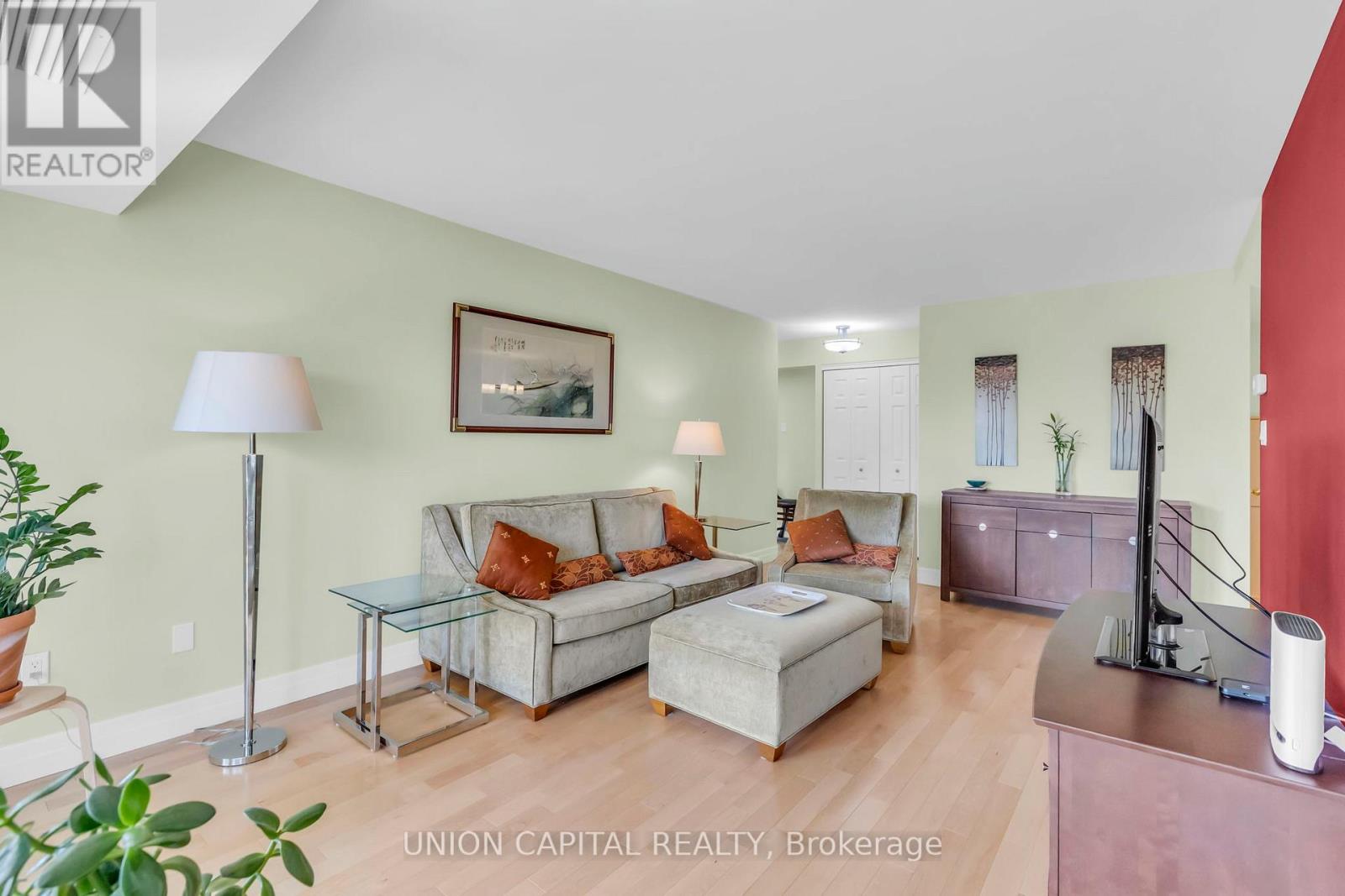 #502 265 WESTCOURT PLACE - 8