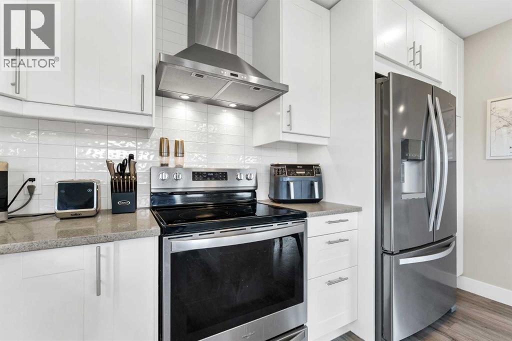 221 9 Street SW — photo 12