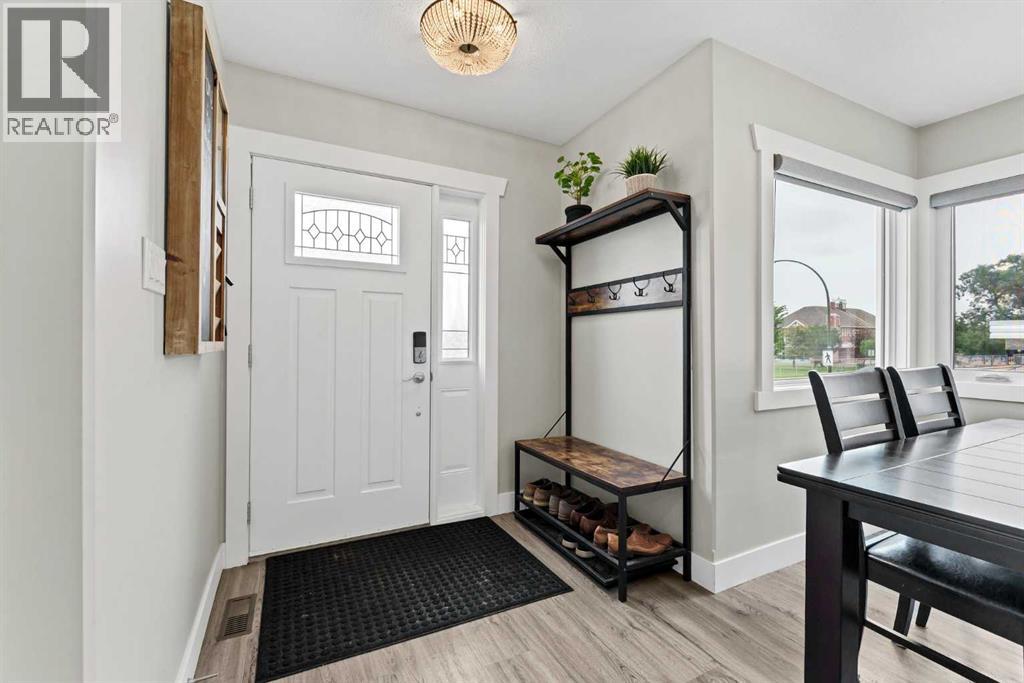 221 9 Street SW - photo 5