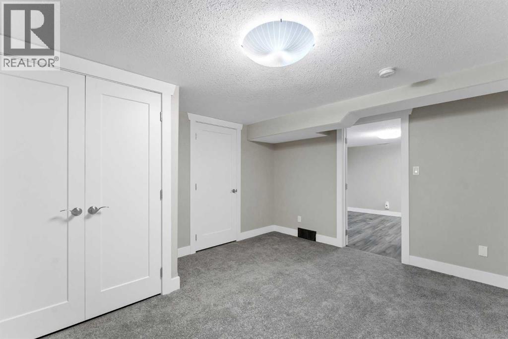 221 9 Street SW — photo 36