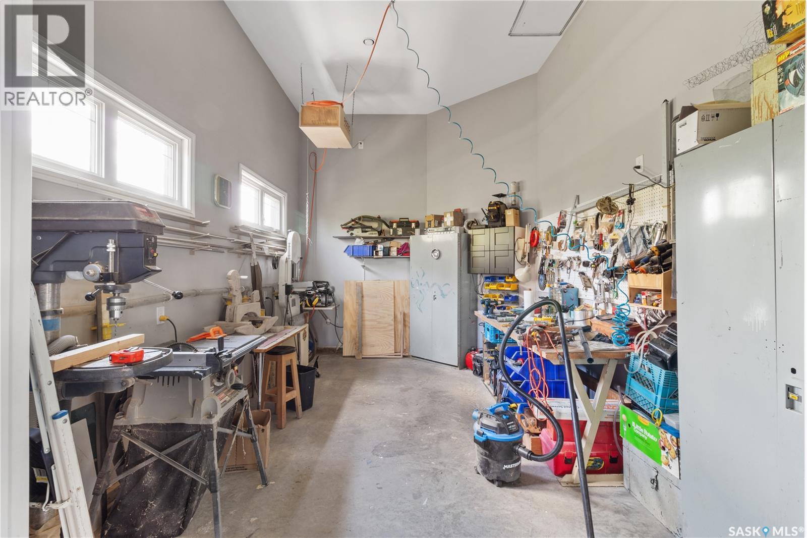 30 Pape DRIVE - 22