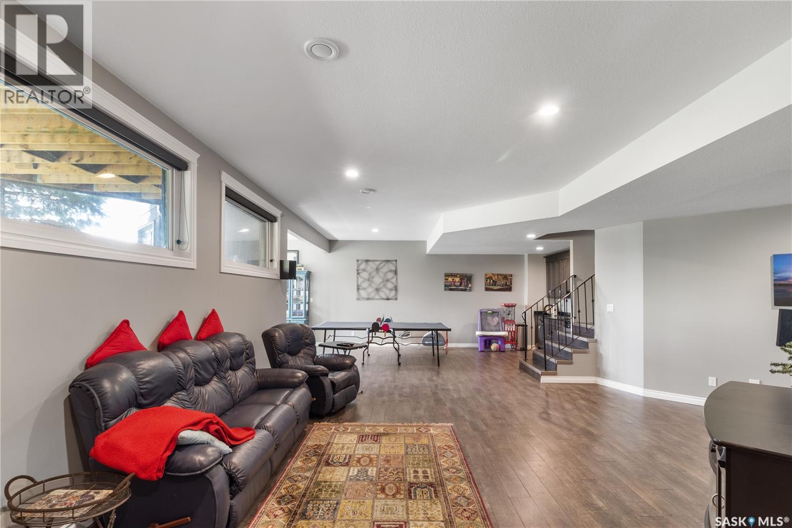 30 Pape DRIVE - 25