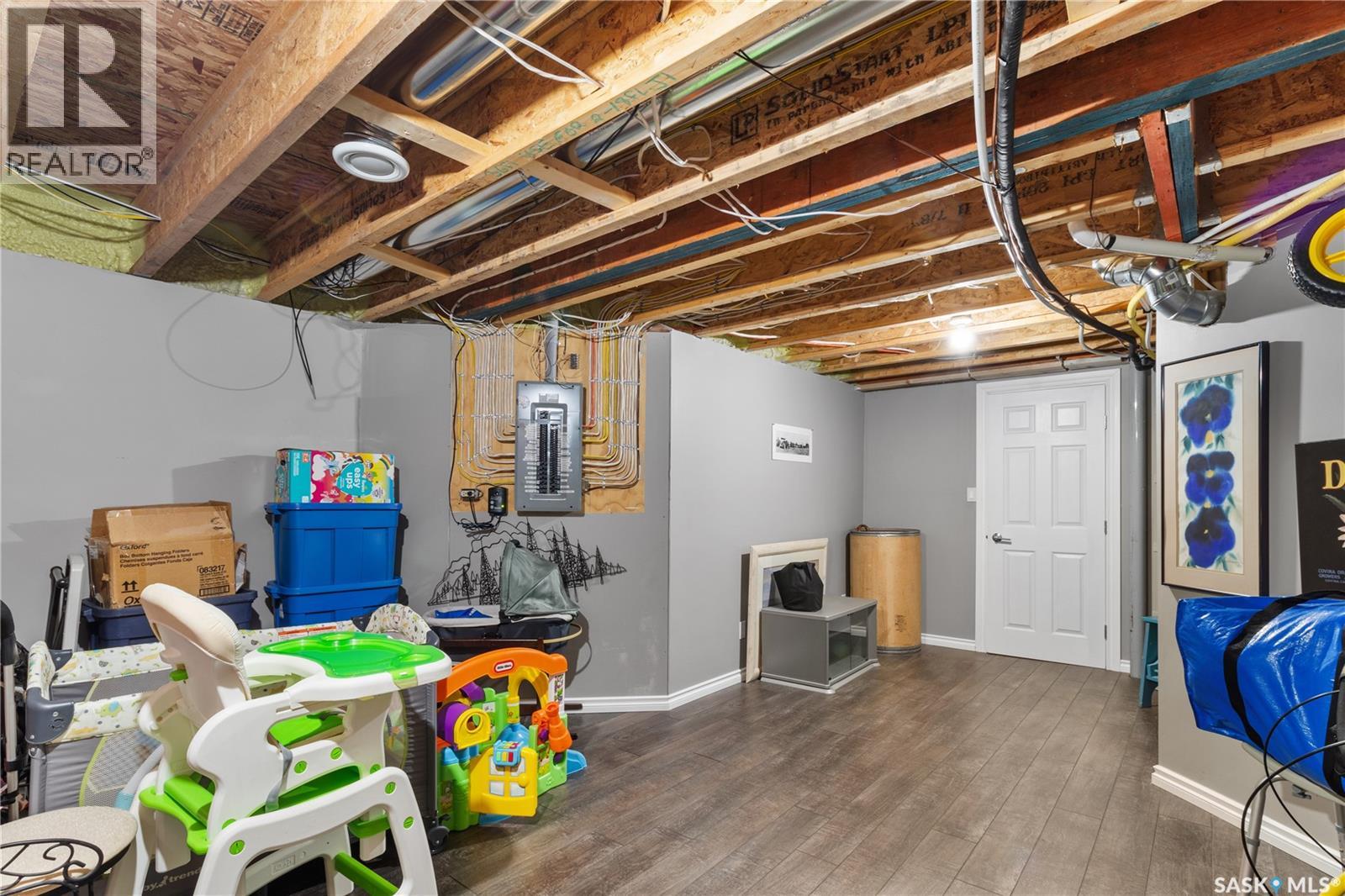 30 Pape DRIVE - 32