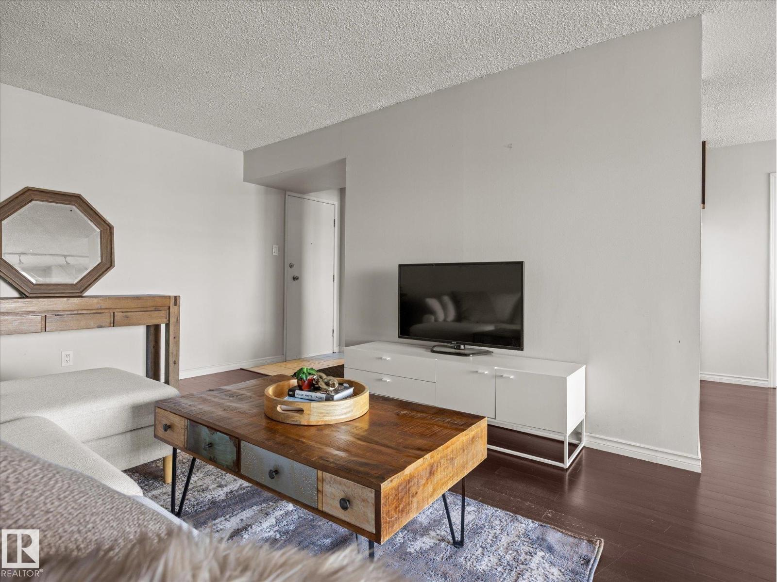 #1601 9725 106 ST NW - 5