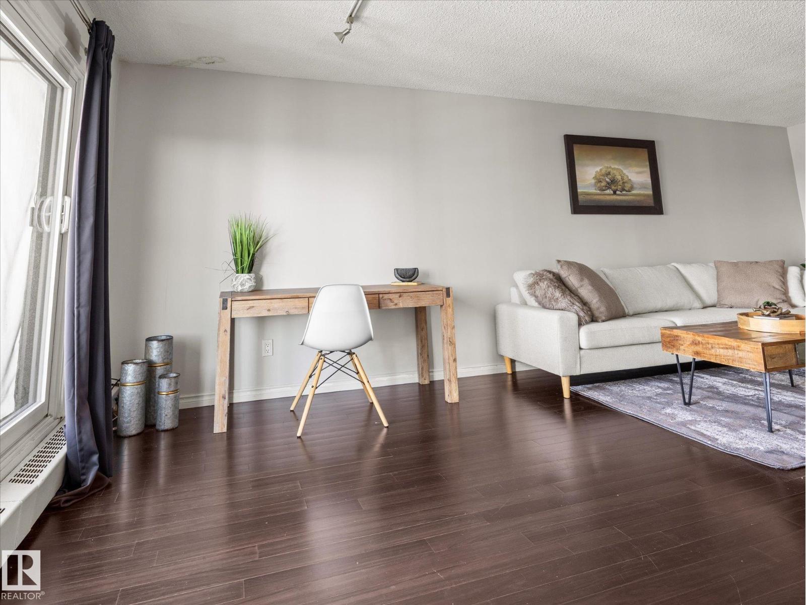 #1601 9725 106 ST NW - 6