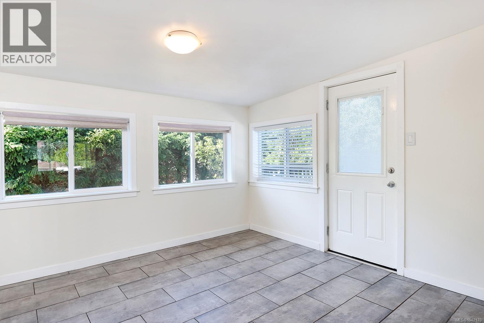 2057 Hummingbird Pl, Comox