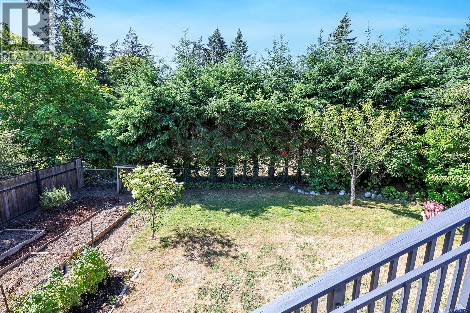 2057 Hummingbird Pl, Comox