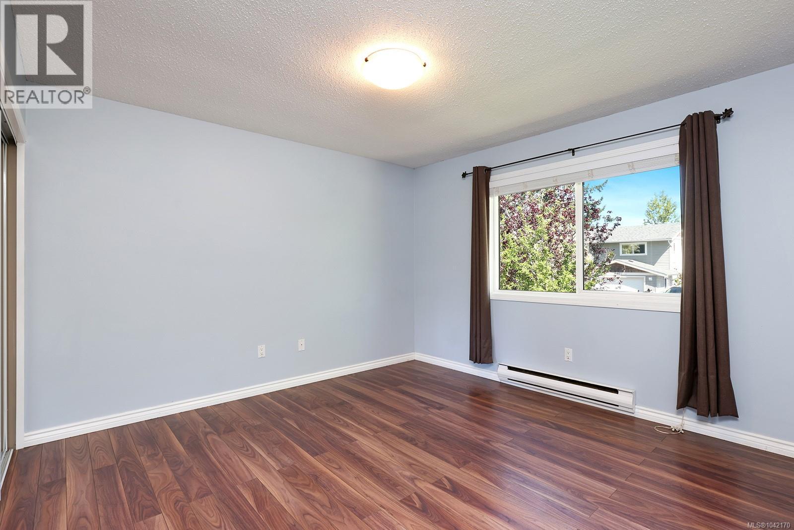 2057 Hummingbird Pl, Comox