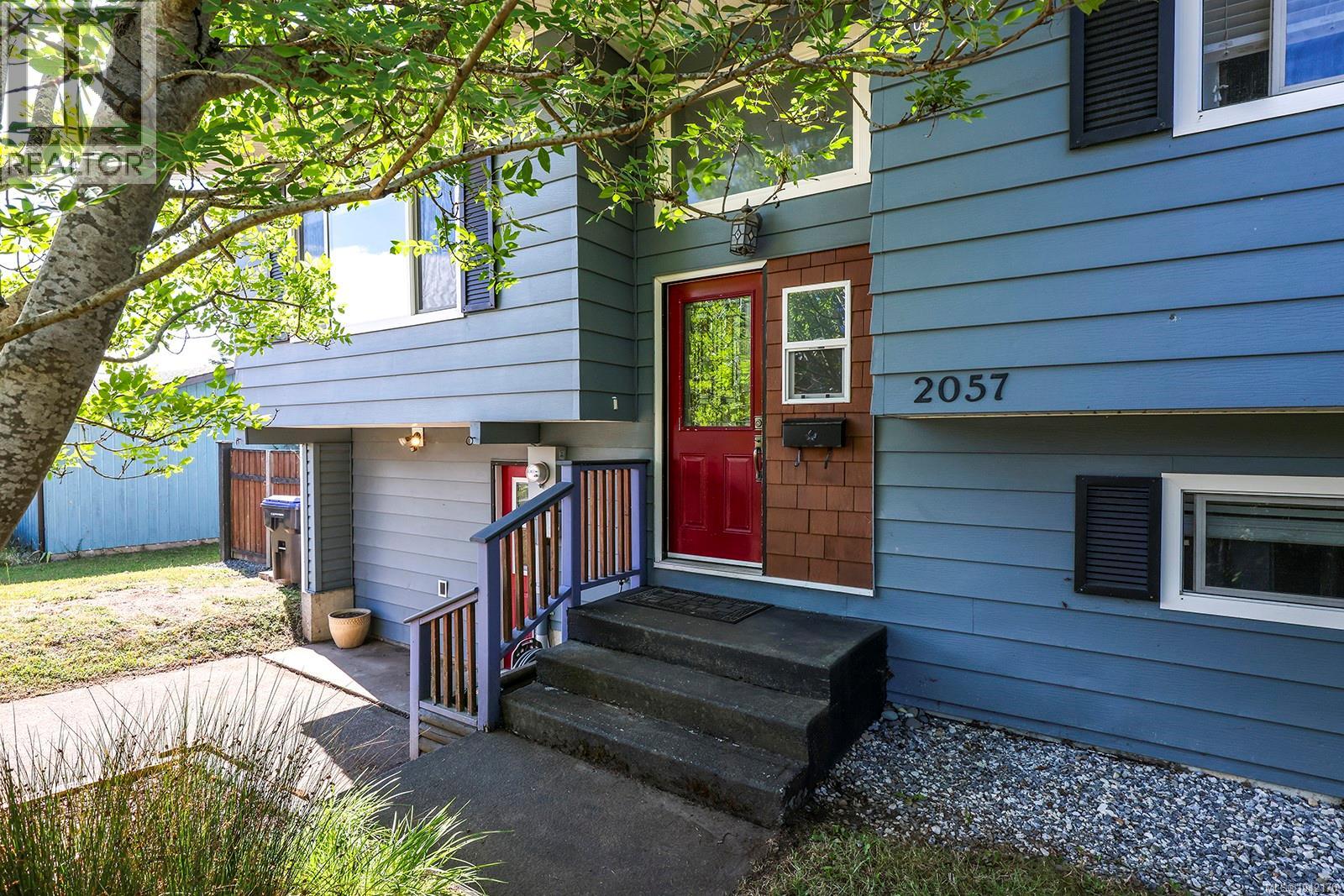 2057 Hummingbird Pl, Comox